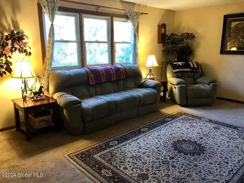 66 Manor Dr, Glenmont, NY 12077 photo 18