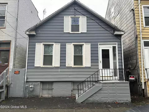 526 Third St, Albany, NY 12206