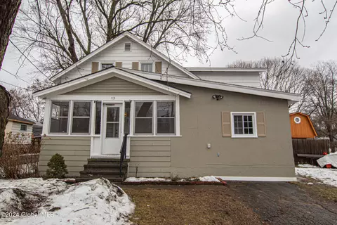 119 S Pine St, Gloversville, NY 12078