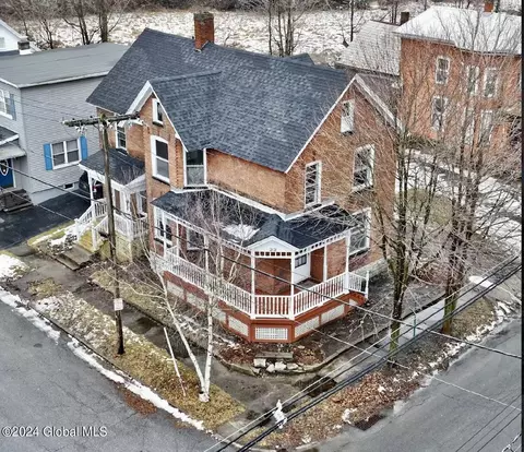 33 N Division St, Saint Johnsville, NY 13452