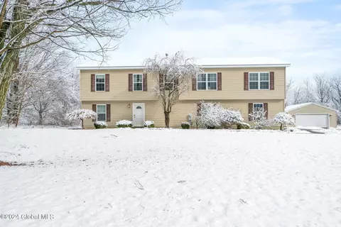 607 Midline Rd, Amsterdam, NY 12010 photo 4