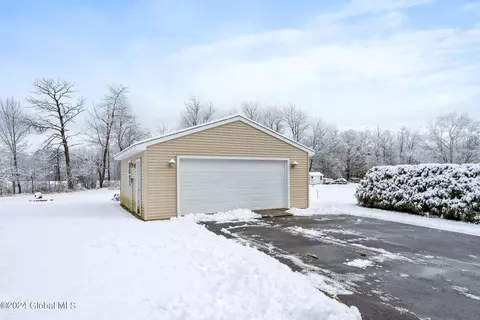 607 Midline Rd, Amsterdam, NY 12010 photo 8