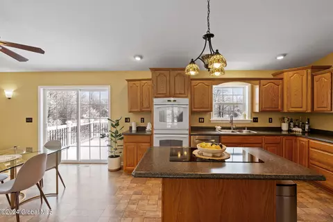 607 Midline Rd, Amsterdam, NY 12010 photo 23