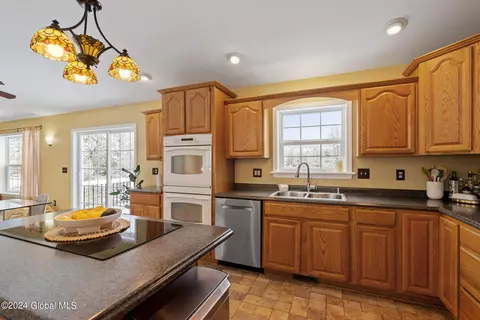 607 Midline Rd, Amsterdam, NY 12010 photo 24