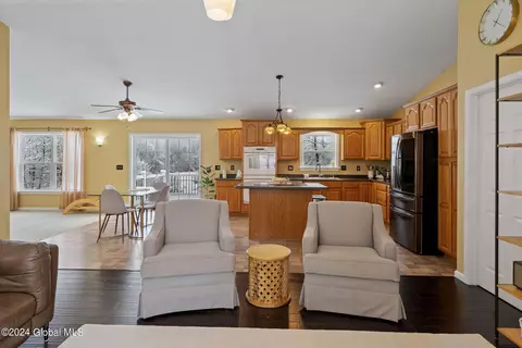 607 Midline Rd, Amsterdam, NY 12010 photo 14