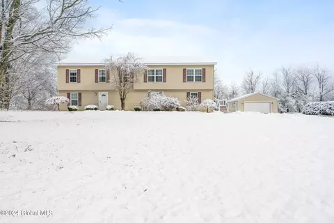 607 Midline Rd, Amsterdam, NY 12010 photo 3