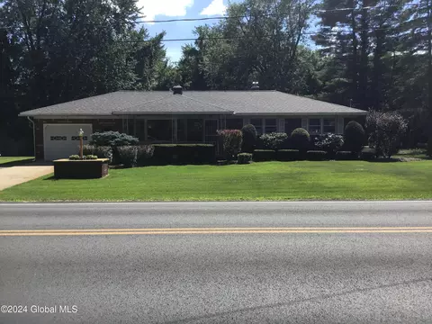 2795 Curry Rd, Schenectady, NY 12303