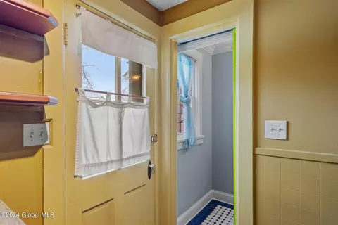 208 1st St, Scotia, NY 12302 photo 18