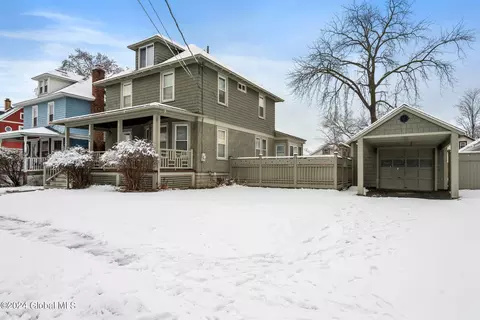 208 1st St, Scotia, NY 12302