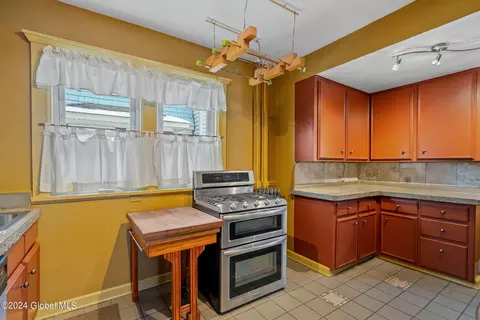 208 1st St, Scotia, NY 12302 photo 16
