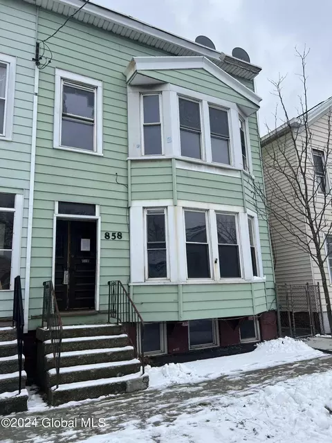 858 3rd St, Albany, NY 12206