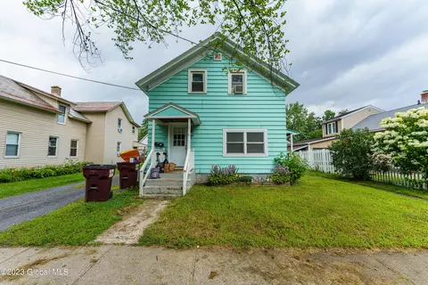 32 Lexington Ave, Glens Falls, NY 12801