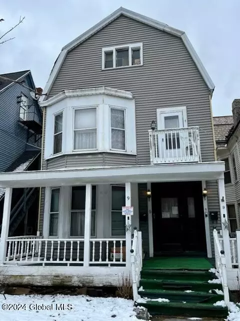 9 Florence Pl, Troy, NY 12180