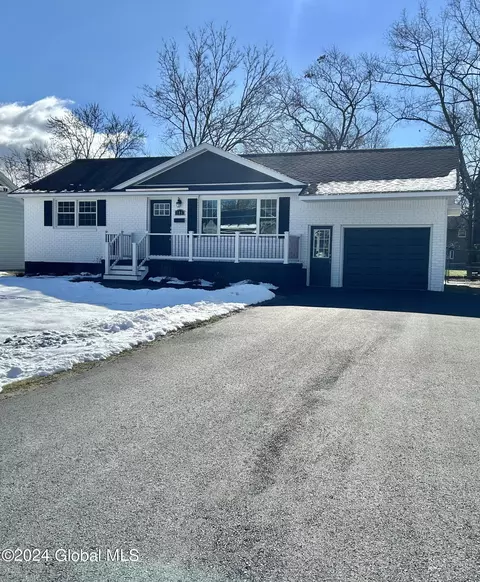 146 Dahlia St, Rotterdam, NY 12306