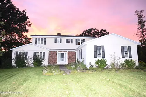 12 Nott Rd, Rexford, NY 12148