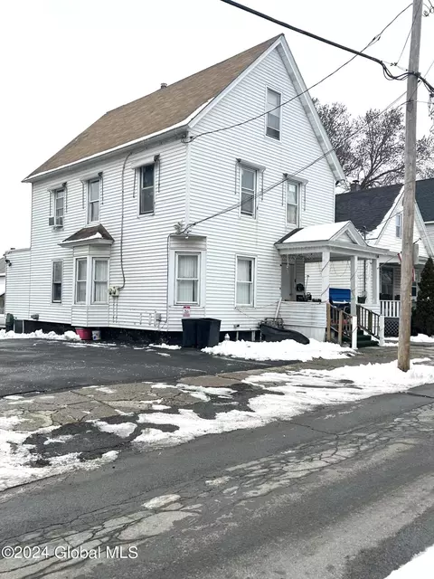 12 Harvard St, Schenectady, NY 12304