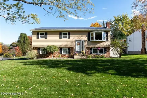 244 Cheshire Ct, Voorheesville, NY 12186
