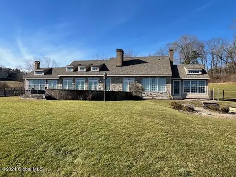388 Dater Hill Rd, Troy, NY 12180