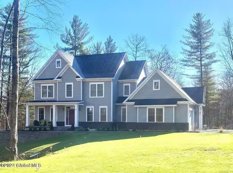 34 Cannon Royal Dr, Saratoga Springs, NY 12866