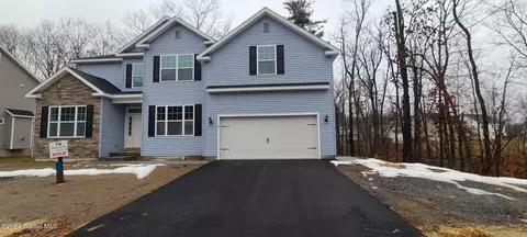 16 Appleton St, Ballston Lake, NY 12019
