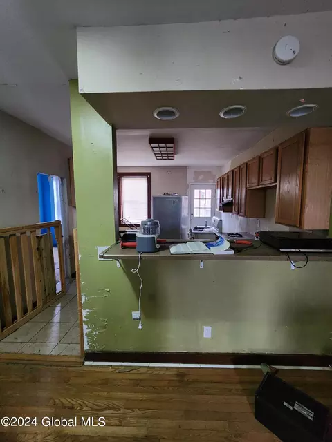 486 2nd St, Troy, NY 12180 photo 6