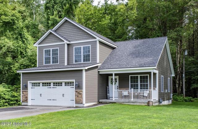 10 Jackson Rd, South Glens Falls, NY 12803