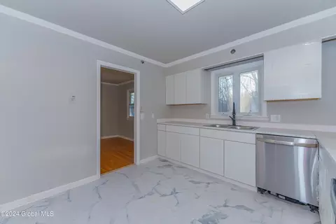 Kitchen - 968 Douglas Ct, Schenectady, NY 12309 photo 1 of 3