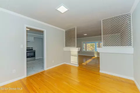 Living - 968 Douglas Ct, Schenectady, NY 12309 photo 1 of 3