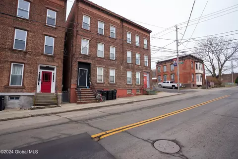 1404 5th Ave, Troy, NY 12180