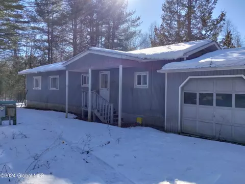 1277 White Church Rd, Crown Point, NY 12928