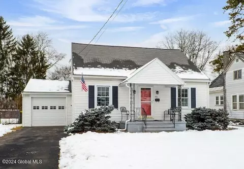 2011 Robinwood Ave, Rotterdam, NY 12306