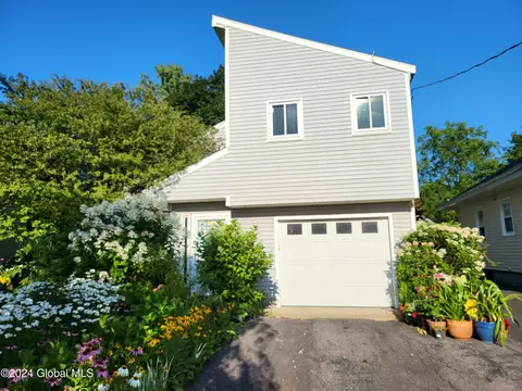 1462 Sumner Ave, Schenectady, NY 12309