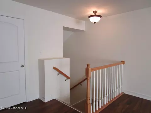 Entry Way - 158 Paddock Cir, Schenectady, NY 12306 photo 3 of 6
