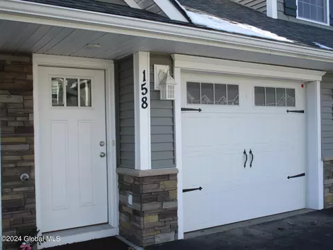 Exterior - 158 Paddock Cir, Schenectady, NY 12306 photo 2 of 9