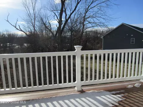 Exterior - 158 Paddock Cir, Schenectady, NY 12306 photo 5 of 9