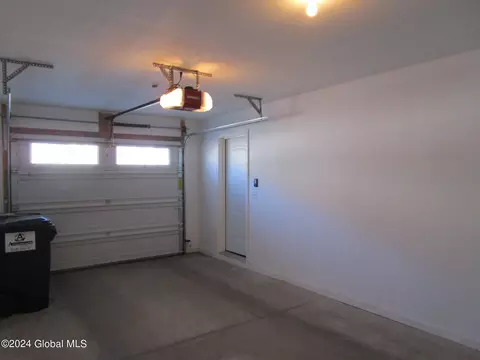 Exterior - 158 Paddock Cir, Schenectady, NY 12306 photo 9 of 9