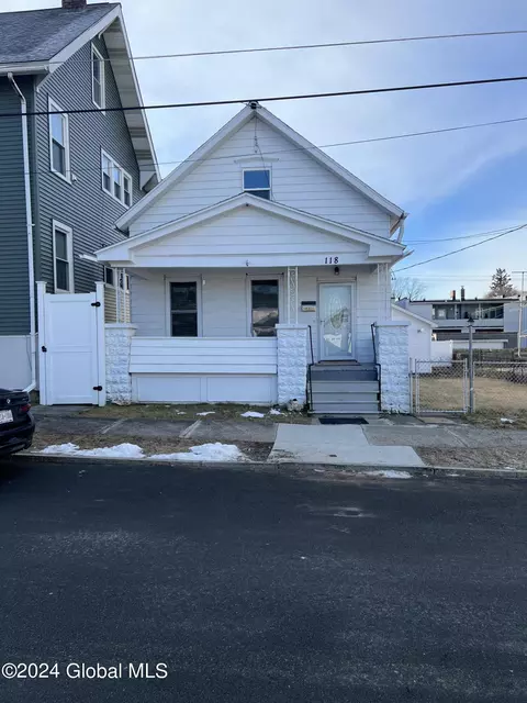 118 Van Schaick Ave, Cohoes, NY 12047