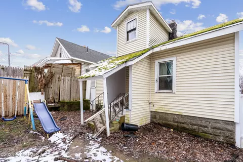 Exterior - 4 Myrtle Ave, Schenectady, NY 12304 photo 4 of 5