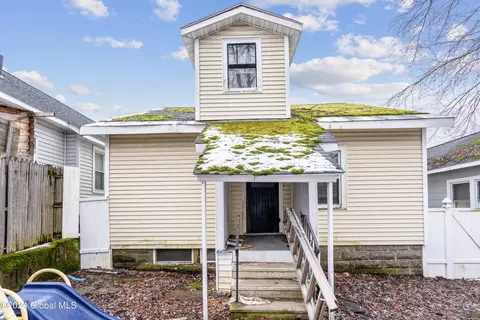 Exterior - 4 Myrtle Ave, Schenectady, NY 12304 photo 3 of 5