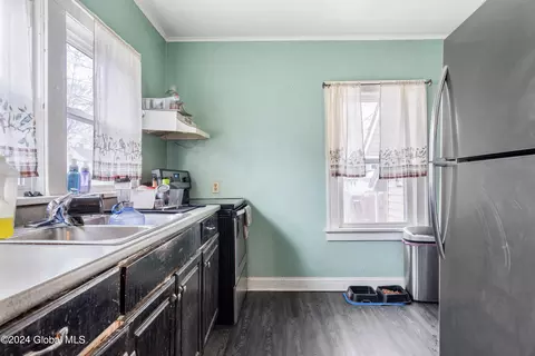 Kitchen - 4 Myrtle Ave, Schenectady, NY 12304 photo 2 of 3