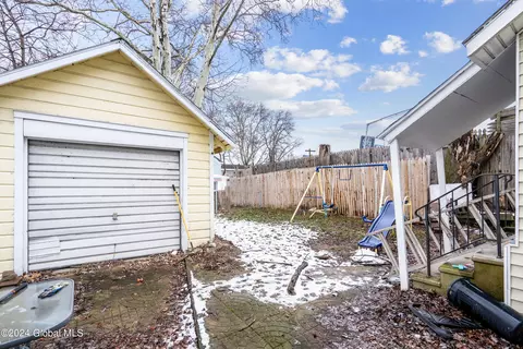 Exterior - 4 Myrtle Ave, Schenectady, NY 12304 photo 5 of 5