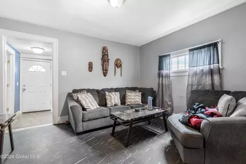 Living - 4 Myrtle Ave, Schenectady, NY 12304 photo 3 of 3