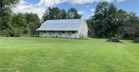 932 Saratoga Rd, Wilton, NY 12831