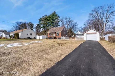 Exterior - 217 Chiswell Rd, Schenectady, NY 12304 photo 10 of 10