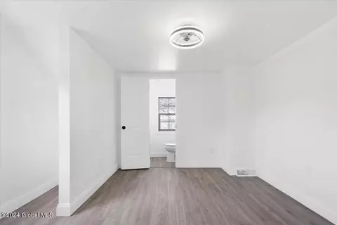 Entry Way - 217 Chiswell Rd, Schenectady, NY 12304 photo 1 of 2