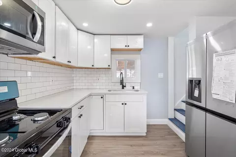 Kitchen - 217 Chiswell Rd, Schenectady, NY 12304 photo 4 of 5