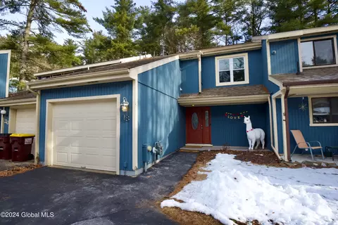 18 Snowberry Rd, Ballston Spa, NY 12020
