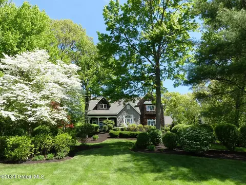 2536 Fawn Rdg, Castleton On Hudson, NY 12033