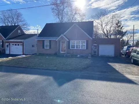 25 Birch Tree Rd, Albany, NY 12205