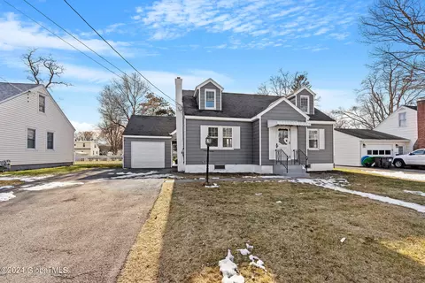 2049 Caldicott Rd, Schenectady, NY 12303
